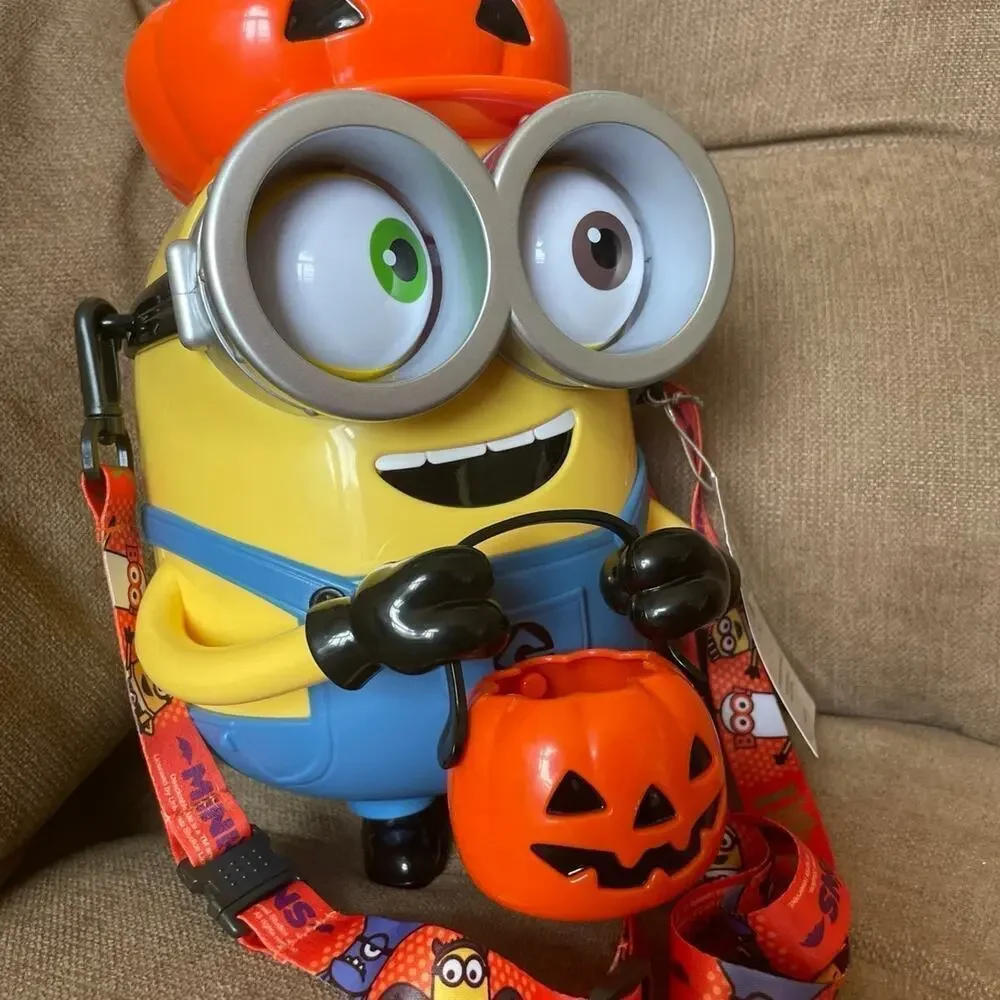 Universal Studios Minion Pop Corn Bucket Collectible Halloween Pumpkin